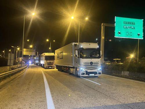 Αποχή από εργασία Μεταφορέων αμμοχάλικων σιτηρών και ζωοτροφών τη Δευτέρα