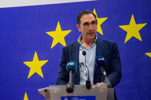 Σκληρά και αδιάκοπα εργάζεται η Κυβέρνηση για λύση, είπε ο ΥΠΕΣ