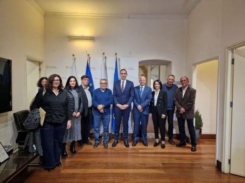 İçişleri Bakanı ile Lysi ve Kontea sakinleri Britanya Egemen Üslerindeki mülkleri görüştü