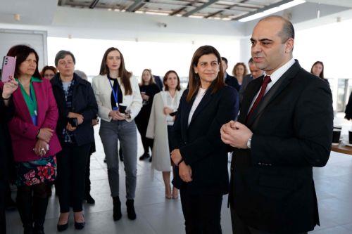 Η ισότητα περνά μέσα από την εργασία τόνισαν ΥΕΚΑ και Επίτροπος Ισότητας