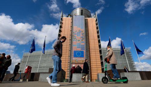Σε ισχύ οι νέοι κανόνες της ΕΕ για ανεξαρτησία και πολυφωνία των ΜΜΕ