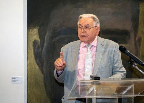 «Πραγματικά πρωτοπόρος καλλιτέχνης» ο Ανδρέας Καραγιάν, λέει η Υφ. Πολιτισμού