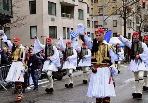Με παρέλαση στην καρδιά του Μανχάταν η ομογένεια τίμησε την επέτειο της 25ης Μαρτίου