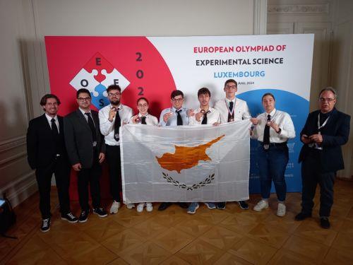 Μαθητές πήραν χάλκινα μετάλλια στην Ευρωπαϊκή Ολυμπιάδα Πειραματικής Επιστήμης