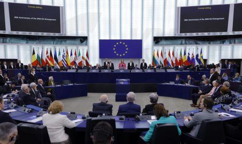 Στην ΕΕ πρώην εχθροί γίνονται συνεργάτες, λέει ο Γ.Ιακώβου σε τελετή στο ΕΚ για 20χρονα διεύρυνσης [ΒΙΝΤΕΟ]