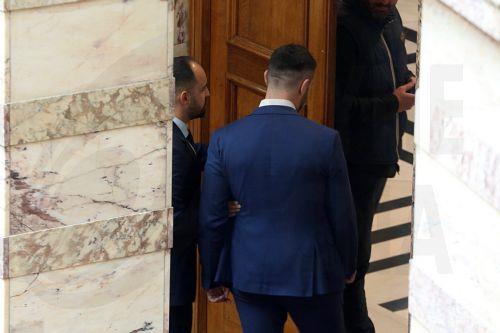 Στο αυτόφωρο ο Βουλευτής Φλώρος μετά το επεισόδιο χειροδικίας στη Βουλή των Ελλήνων