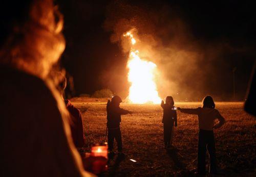 Εντατικοί έλεγχοι την Τρίτη για κροτίδες και λαμπρατζιές, λέει η Αστυνομία