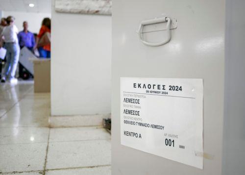 Ministry receives more than 10,000 new voters applications for May parliamentary elections