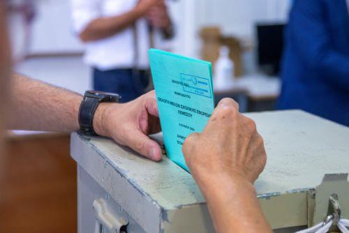 Διευκρινίσεις ΥΠΕΣ για λειτουργία εκλογικών κέντρων στο εξωτερικό ενόψει Βουλευτικών