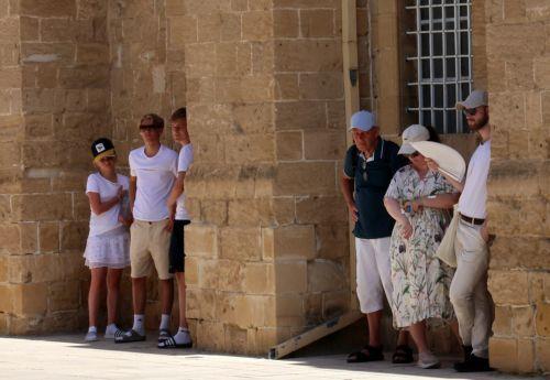Yellow warning for extremely high temperatures in effect on Sunday