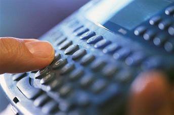 Συνεχίζονται τα ψευδή-κακόβουλα SMS, προειδοποιεί ο ΟΑΥ