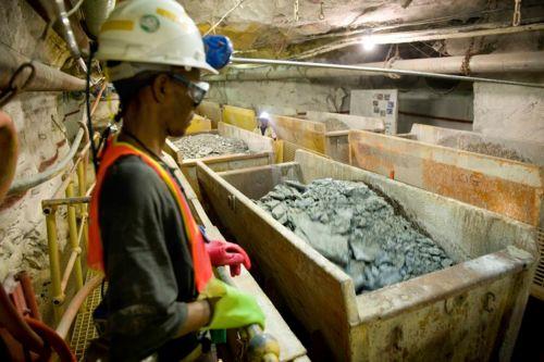 Εκατοντάδες εργάτες παγιδεύτηκαν σε χρυσωρυχείο κοντά στο Γιοχάνεσμπουργκ