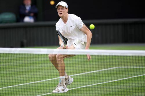 O Σίνερ νίκησε τον Φέλιξ Οζέρ -Αλιασίμ και  στους ημιτελικούς του Cincinnati Open,