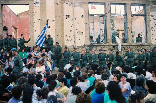 Η στάση αξιοπρέπειας γυναικών της Κύπρου μετετράπη σε παλλαϊκό αγώνα, αναφέρει βιβλίο  για την πορεία των γυναικών στον Άγιο Κασσιανό το 1989