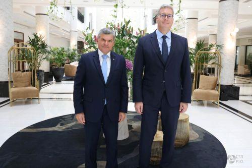 Συνάντηση Παπαναστασίου με Αιγύπτιο Υπουργό στο περιθώριο συνεδρίου στην Αθήνα