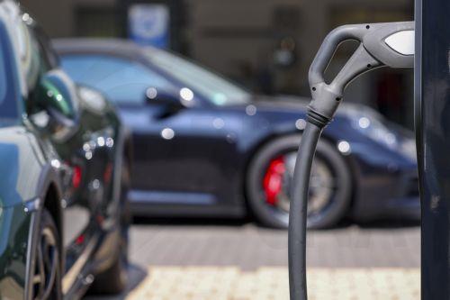 Εξαντλήθηκαν σε λίγα λεπτά οι διαθέσιμες χορηγίες για ηλεκτροκίνηση, λέει το ΤΟΜ