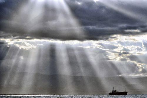 Αξιολόγηση του περιστατικού βύθισης πλωτής δεξαμενής, διαφάνεια ζητά η ΟΠΟΚ