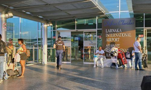 Πακέτο με προέλευση ΗΠΑ και ένδειξη ανδρικά παντελόνια περιείχε 18 κιλά κάνναβης