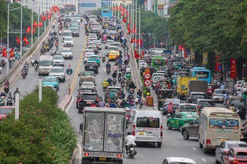 Στα $2,1 τρισ. το 2024 οι επενδύσεις για μετάβαση σε ενέργεια χαμηλών ρύπων