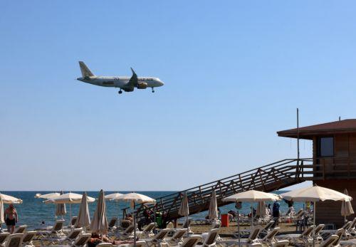 Αύξηση 17,1% αφίξεων τουριστών και 15,3% στα ταξίδια κατοίκων Κύπρου τον Οκτώβριο