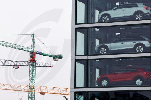 Δασμούς 25% σε εισαγωγές αυτοκινήτων από τις ΗΠΑ ανακοίνωσε ο Καναδάς