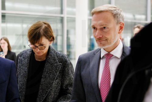 Κυβερνητική κρίση στη Γερμανία προκαλεί η αποπομπή του Υπουργού Οικονομικών