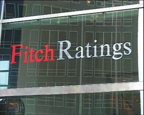 Ο Fitch μείωσε τις εκτιμήσεις του για τις τιμές πετρελαίου τα έτη 2025 – 2027