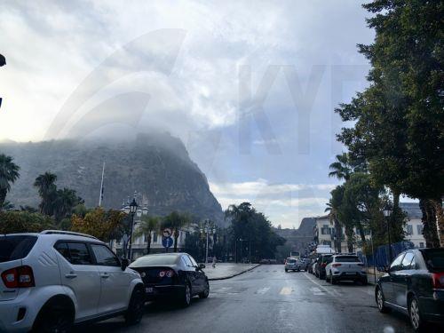 Χιονόπτωση και πυκνή ομίχλη στο Τρόοδος, με αλυσίδες ή τετρακίνηση η κίνηση οχημάτων