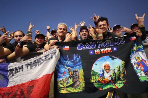 Δεκάδες χιλιάδες θεατές αποθεώνουν τους Iron Maiden στο ΟΑΚΑ