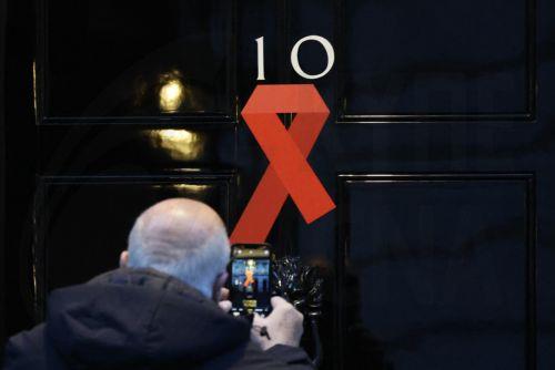 Ο ΠΟΥ καλεί τις ΗΠΑ να αποκαταστήσουν τη χρηματοδότηση προγραμμάτων κατά του AIDS