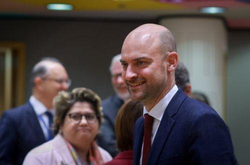 Ο Γάλλος ΥΠΕΞ καλεί Βρυξέλλες να αντιμετωπίσουν ξένες παρεμβάσεις, όπως αυτές του Μασκ