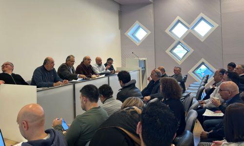 Η ΟΕΛΜΕΚ καλεί Βουλή και ΥΠΑΝ σε αναδιαμόρφωση κριτηρίων αξιολόγησης εκπαιδευτικών