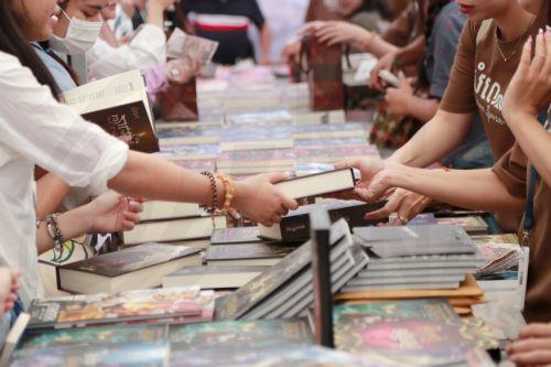 Άνοιξε τις πύλες της η Διεθνής Έκθεση Βιβλίου στο Κάιρο