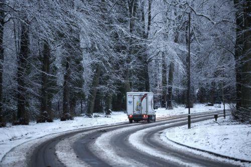 Προβλήματα εξαιτίας σφοδρών χιονοπτώσεων σε ΗΠΑ, Βρετανία, Ολλανδία, Γερμανία