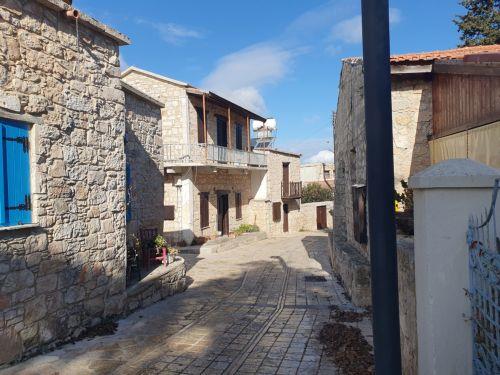 Απουσία ανασχεδιασμού στο οδικό δίκτυο στον Ακάμα, λέει η Α. Θεοδοσίου