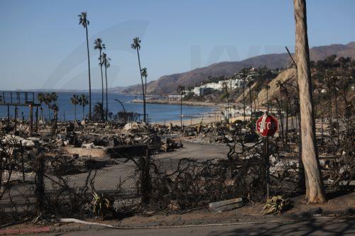 Θα χρειαστούν «δεκάδες δισεκατομμύρια δολάρια» για ανοικοδόμηση Λος Άντζελες, λέει ο Μπάιντεν