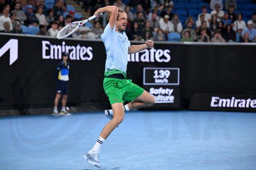 Πρόστιμο στον Μεντβέντεφ γι ανάρμοστη συμπεριφορά στο Australian Open