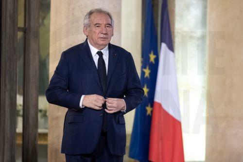 Αντιμέτωπη με το ενδεχόμενο μίας ακόμη κυβερνητικής κρίσης η Γαλλία