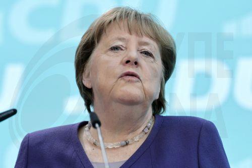 Η Mέρκελ ασκεί κριτική στη στάση του Μερτς στη Βουλή