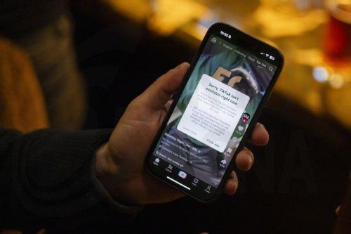 Ανησυχίες για λογοκρισία στο TikTok μετά την επαναλειτουργία στις ΗΠΑ
