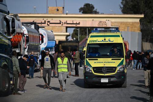 Στο Ισραήλ οι τρεις όμηροι, χαιρέτισε την εφαρμογή της εκεχειρίας ο Μπάιντεν