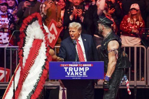 Σε εσωτερικό χώρο του Κογκρέσου λόγω ψύχους η δεύτερη ορκωμοσία Ν. Τραμπ