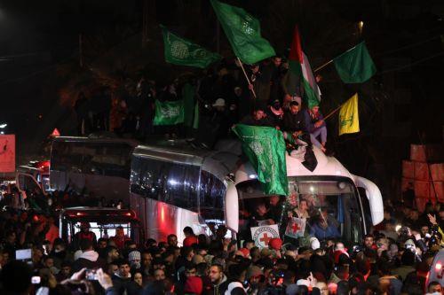 Ενενήντα Παλαιστίνιοι αφέθηκαν ελεύθεροι σύμφωνα με Ισραήλ