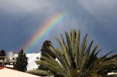 Aσυνήθιστα θερμός ο Ιανουάριος 2023 λέει το Τμήμα Μετεωρολογίας