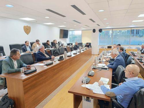 Δύο νομοσχέδια κατά βίας στην εργασία εξετάζει η Επ. Εργασίας