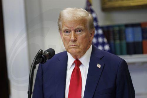 Ο Τραμπ απειλεί τη Ρωσία με κυρώσεις αν δεν βρεθεί «τώρα» συμφωνία για Ουκρανία