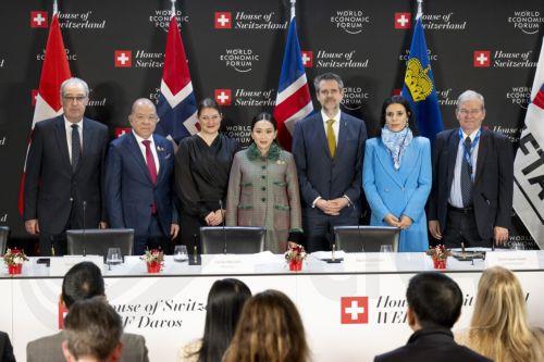 Ανάγκη να ενισχυθεί η υποστήριξη προς την Ουκρανία, λέει ο ΓΓ ΝΑΤΟ