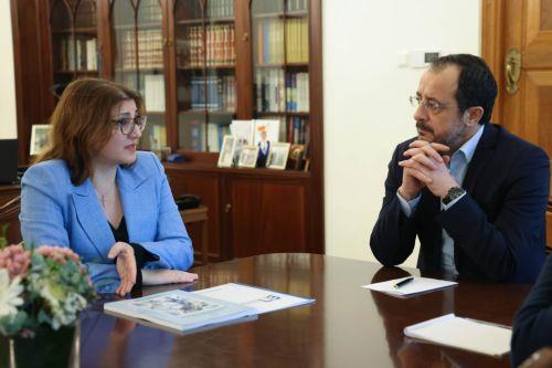 Θα μελετηθεί «δεόντως» η έκθεση Επιτρόπου Προστασίας Προσωπικών Δεδομένων, λέει ο ΠτΔ