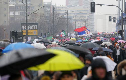 Μαζικές φοιτητικές κινητοποιήσεις και πολιτική ένταση στη Σερβία