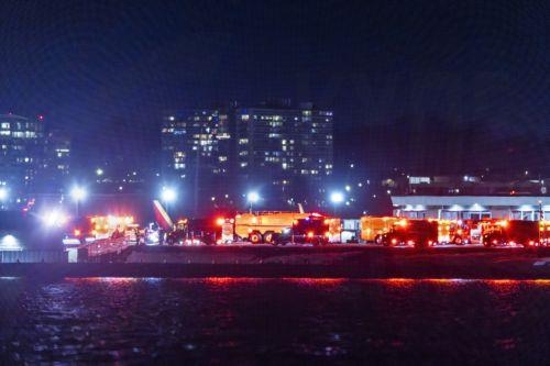 Συντριβή αεροσκάφους με 64 επιβαίνοντες στην Ουάσιγκτον μετά από σύγκρουση με στρατιωτικό ελικόπτερο